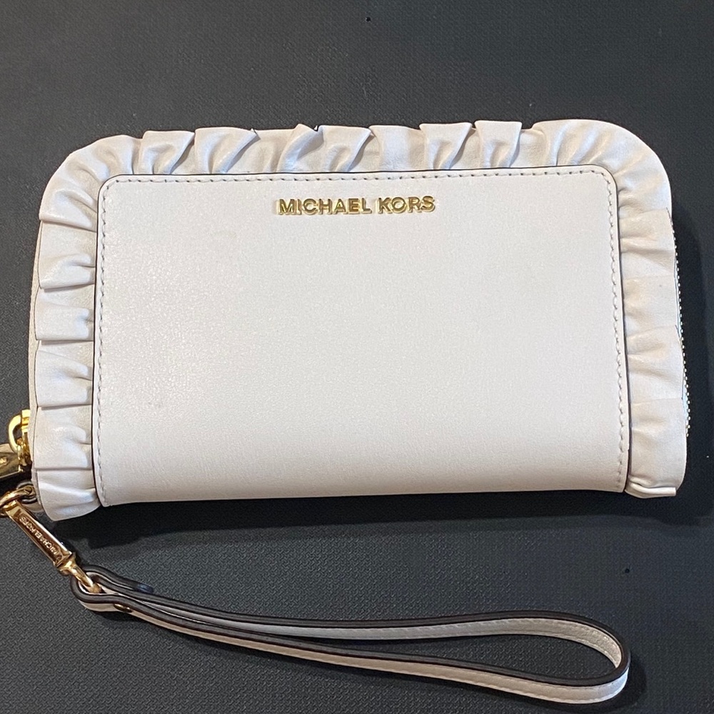 michael kors white wristlet purse